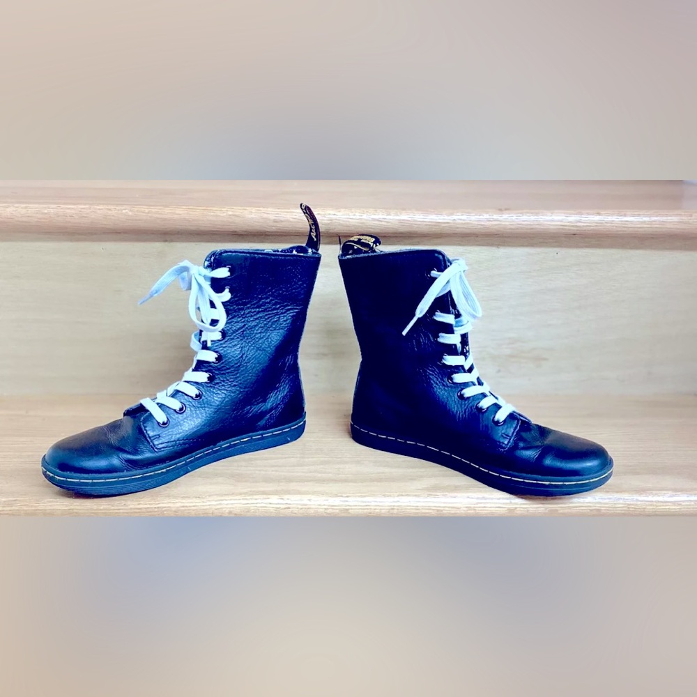 Dr Martens Stratford Boots Black Leather Blue Floral Lining Women's 7